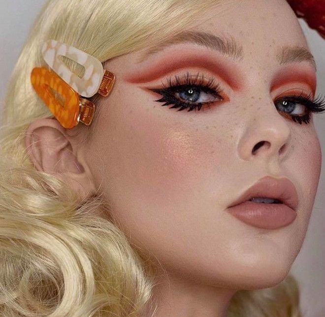 15 Best Makeup Looks Of The ‘60s