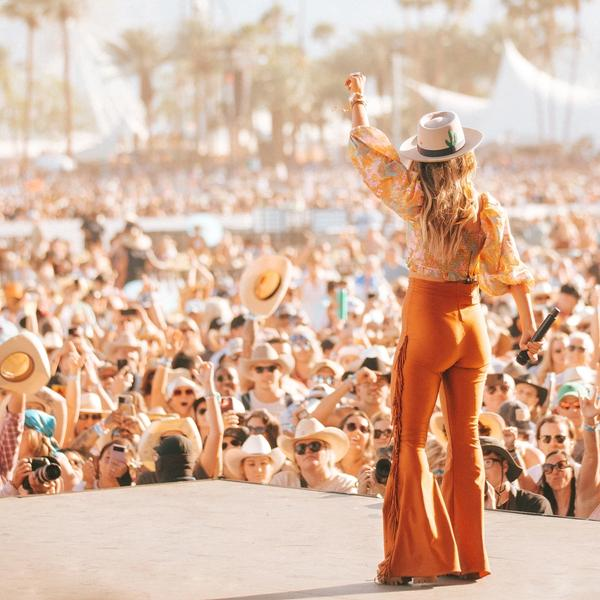 What to wear to a country music concert?